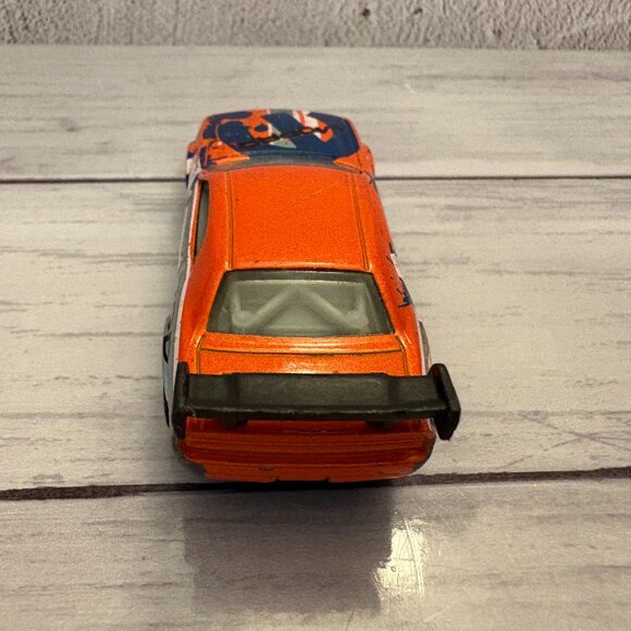 Hot Wheels Mopar Dodge Challenger Drift Car Diecst 2012 (SKU: 263TO) - Picture 5 of 7